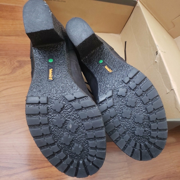 New Timberland Tillston black booties - Picture 2 of 4